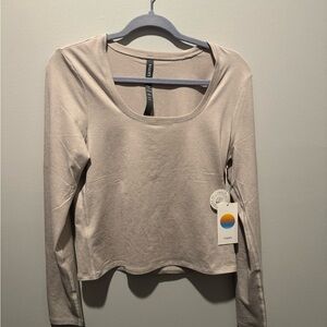 Vuori Halo Essential Scoop Large BNWT